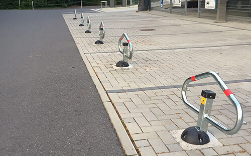 Parkplatzpfosten & Parkbügel umklappbar 