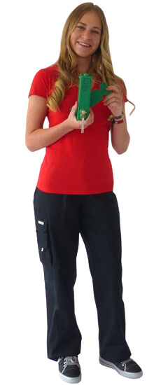 Model mit Türwächter im Absperrshop